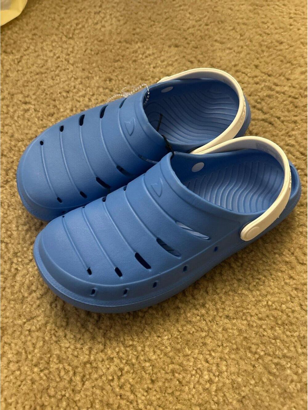 C358 rugged shark size 4 shoes sandals